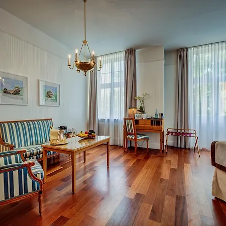 Schlosshotel Karlsruhe Hotel 4*