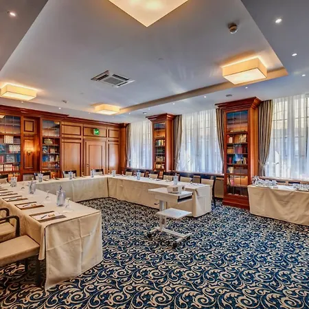 Schlosshotel Karlsruhe 4*